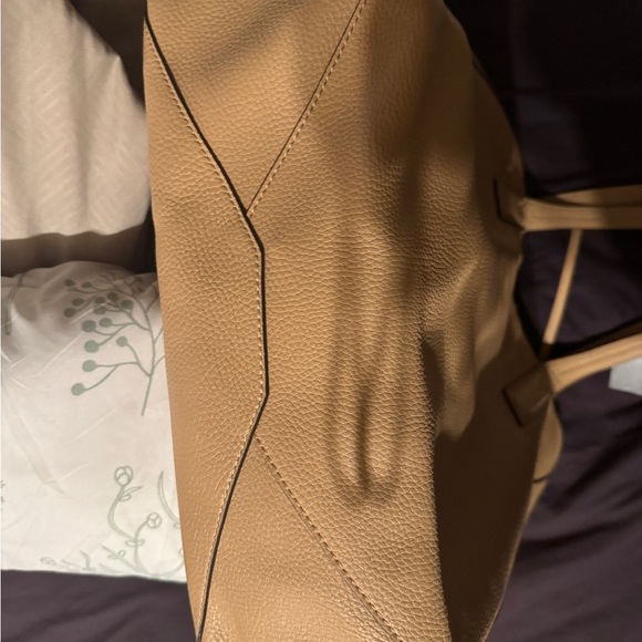 Michael Kors Tote bage - Picture 4 of 6